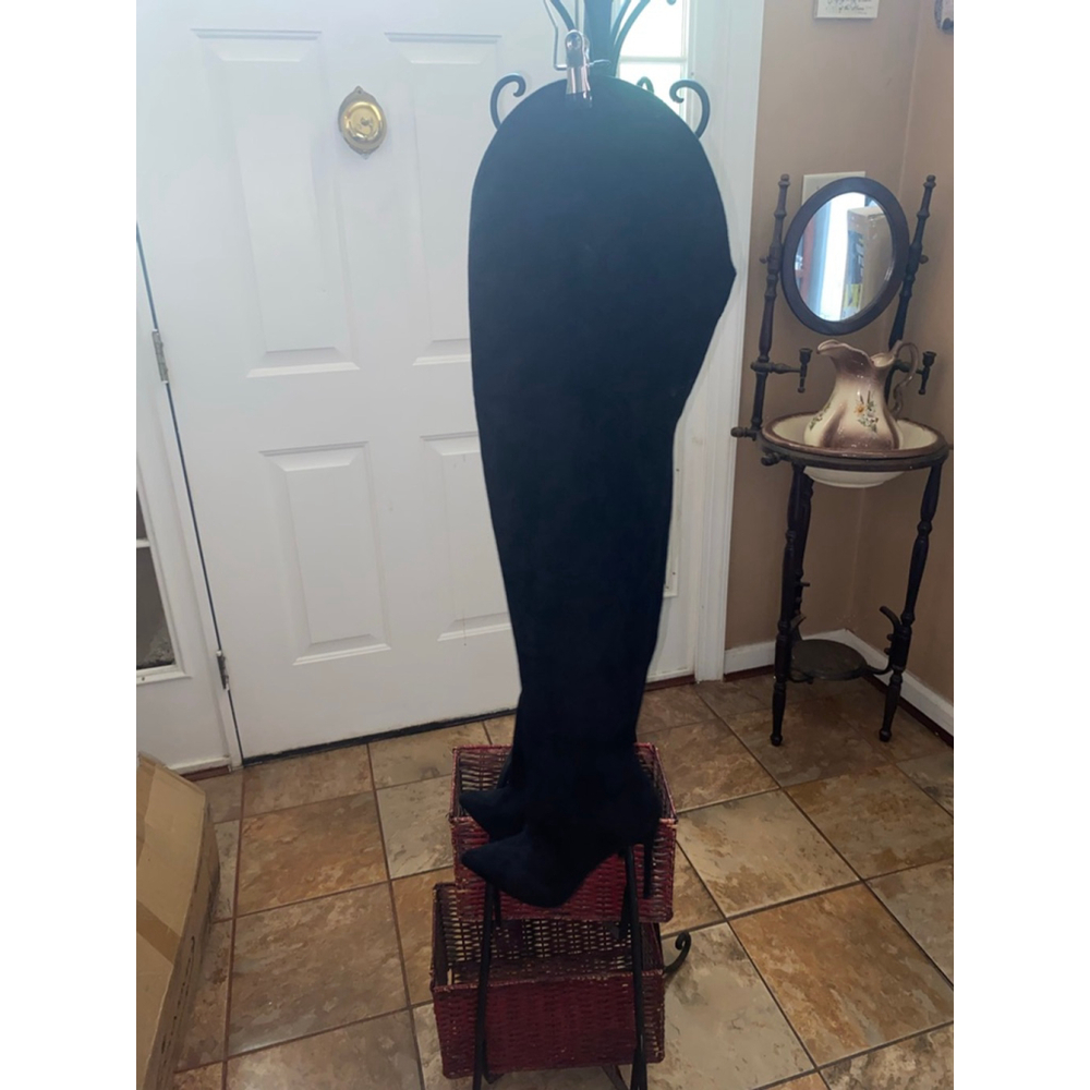 Women's Fashion Nova thigh high Boots Size 8